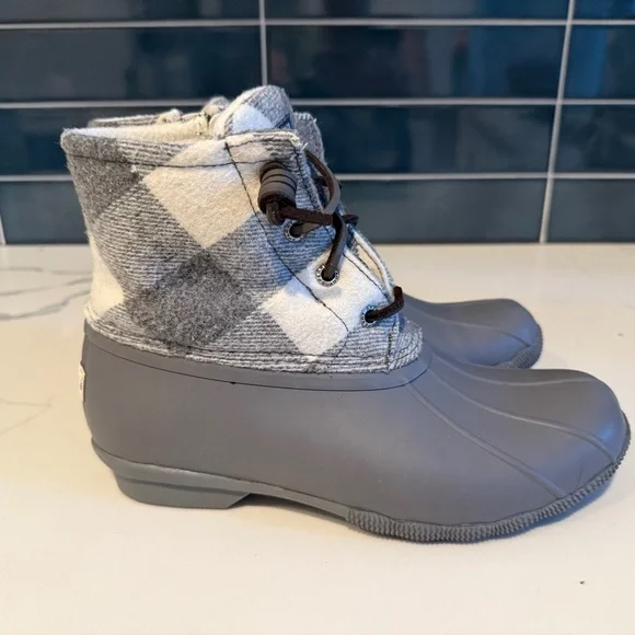 Sperry Women’s Gray and White Plaid Duck Boots size 7 - Picture 2 of 5